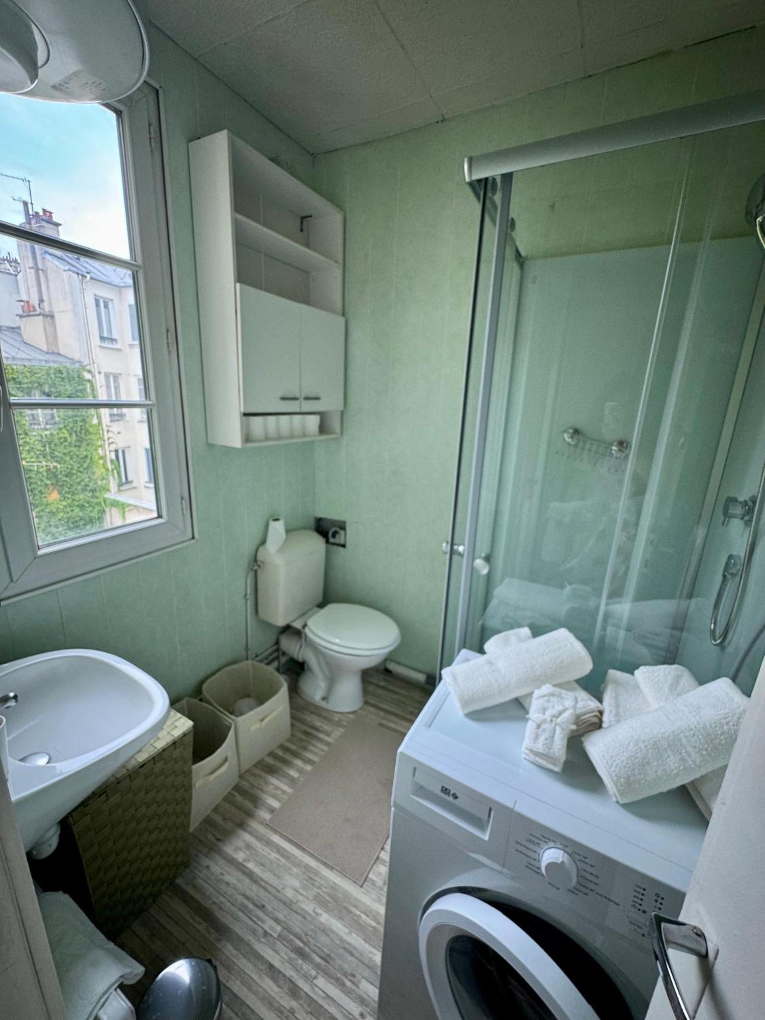 Apartment Centre *